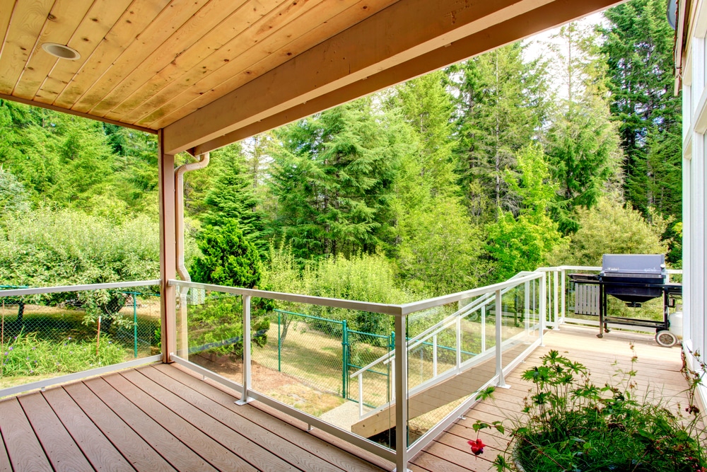 Get a Great Backyard View with Glass Handrails